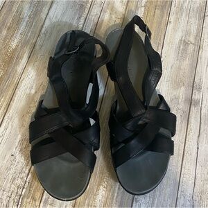 Merrell Women's Black Strappy Sandals Sz 11